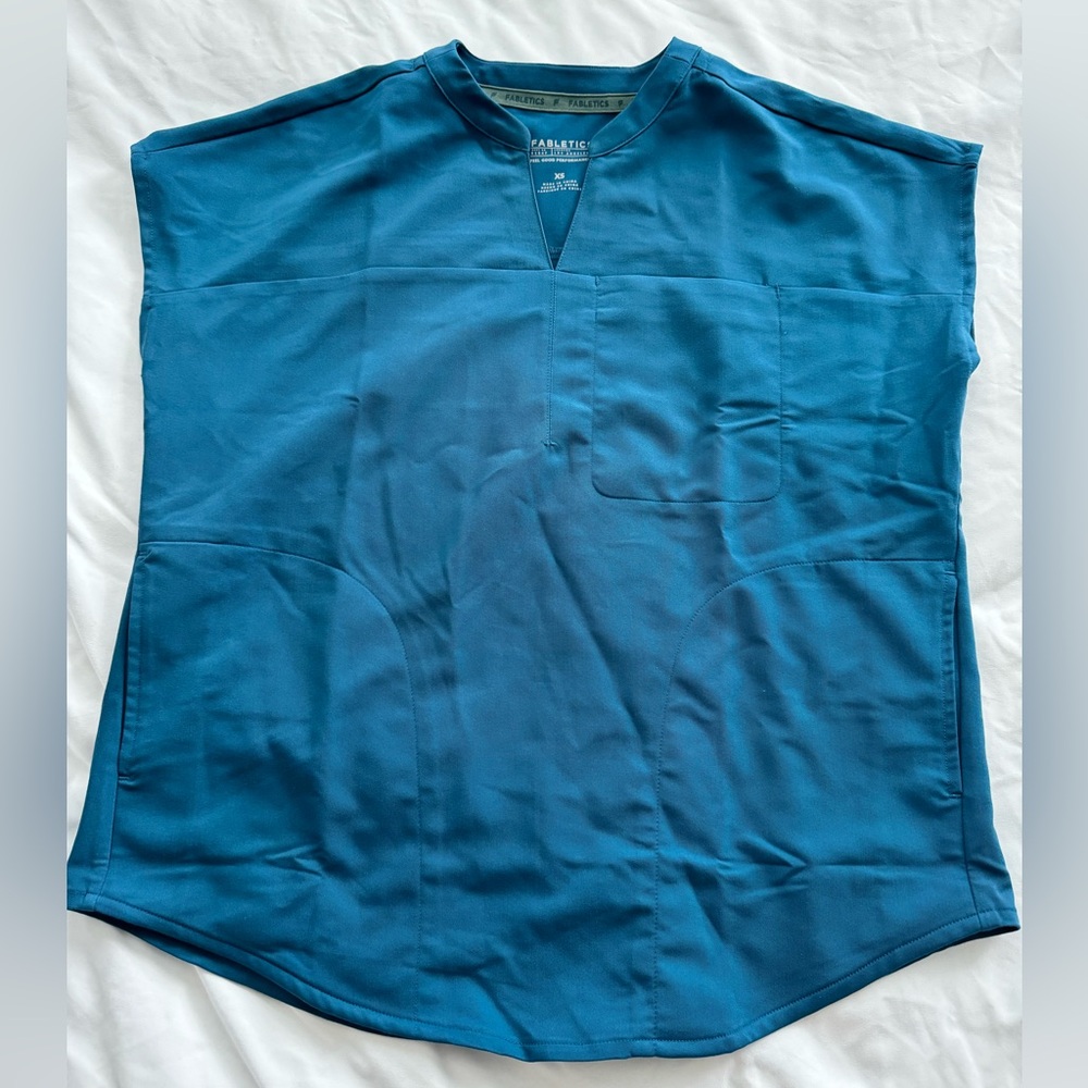 Like New Fabletics Women's Scrub Set - Caribbean Blue